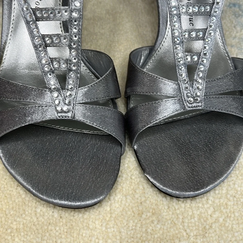 Adrianna Papell AMBER | open-toe heels in pewter size 6.5, w/ original box - Picture 8 of 13
